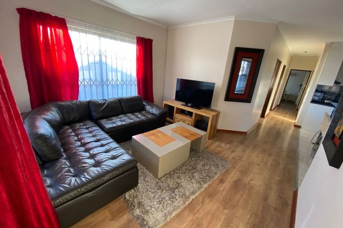 3-Bedroom House For Sale in Mandela View with Garage and Fenced Yard.