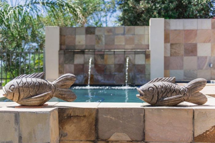 Linkside House For Sale: Pool, cottage, spacious layout, and serene garden retreat.