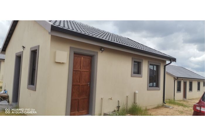 2 Bedroom House To Rent in Kya Sands, secure estate with covered parking.