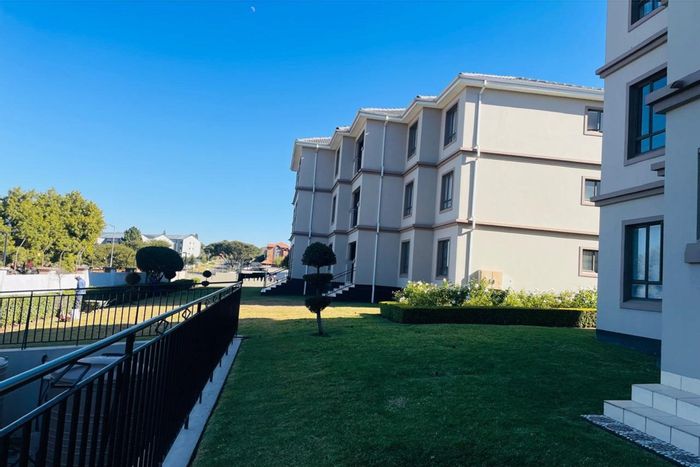 Halfway Gardens Apartment To Rent: 2 Beds, secure estate, easy access to amenities.