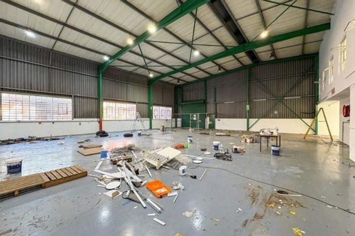 Westmead Industrial Space To Rent: 563 m², ideal for suppliers with client access.