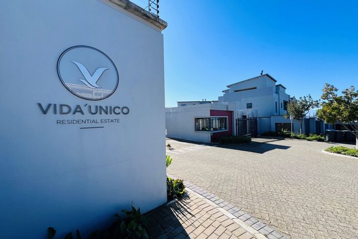 Langeberg Ridge Apartment To Rent: 2 Bedrooms, entertainment area, secure parking, pet-friendly.