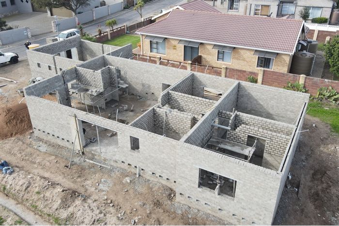 Myburgh Park House For Sale: 3 bedrooms, indoor braai, double garage, no transfer duty.