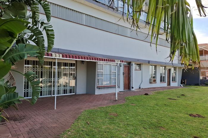 1-Bedroom Apartment For Sale in Margate Central with 2 Bathrooms and Covered Parking.