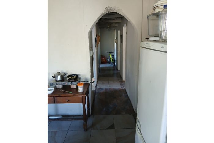 For Sale: Klapmuts house with 3 bedrooms, open plan kitchen, pet-friendly.