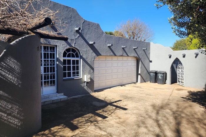 Dalpark Proper House For Sale: 5 beds, pool, garage, near amenities.