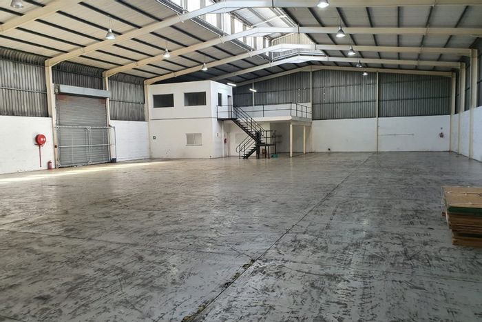 Korsten Industrial Warehouse To Rent: 1060m², secure park, flexible layout, great access.