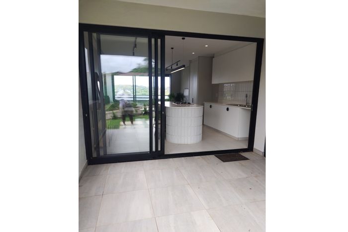 For Sale: Apartment in Sheffield Beach with pool, balcony, and beach access.