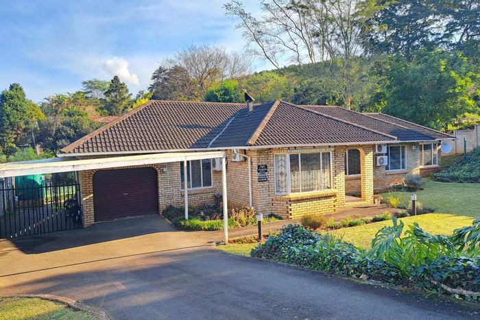 Chase Valley House For Sale: 4 beds, pool, lapa, gourmet kitchen, secure access.