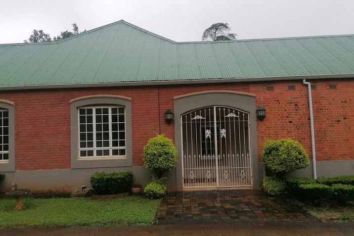 Kingston Park House For Sale: 5 bedrooms, expansive deck, self-contained outbuilding.