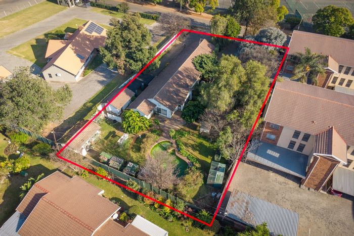 For Sale: Versatile Blackheath house with commercial potential, ample parking, and pool.