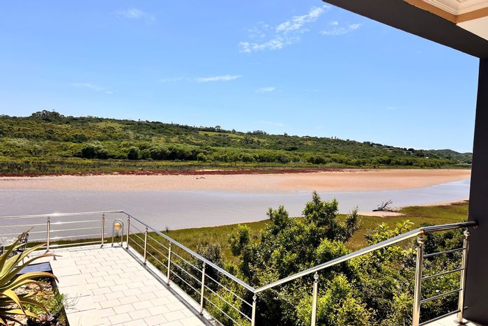 East London Rural Farm For Sale: 5 beds, expansive gardens, and convenient amenities.