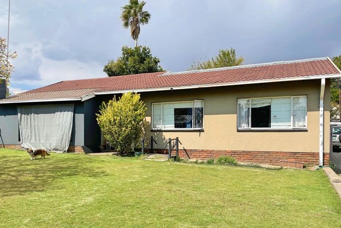 3-Bedroom House To Rent in Sasolburg Ext 11, near schools and shops.