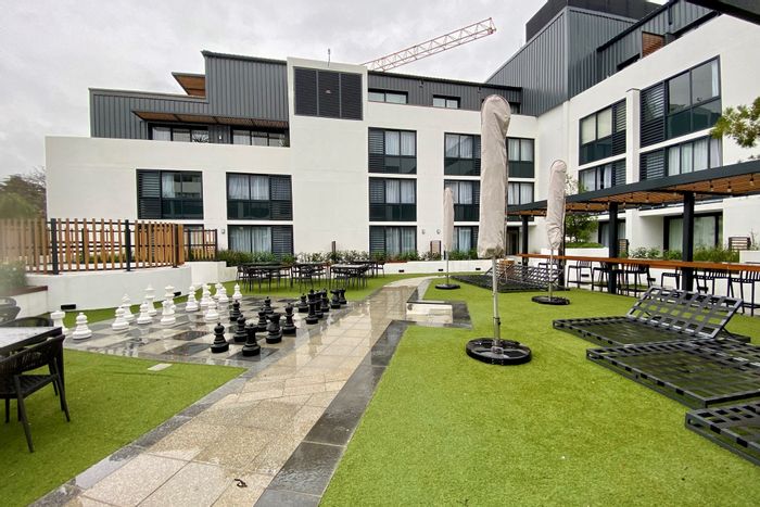 For Sale: 1-Bedroom Apartment in Stellenbosch Central with pool, gym, and secure parking.