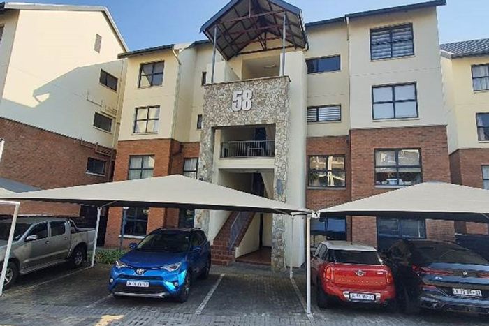 3-Bed, 2-Bath Apartment To Rent in Kyalami Hills with gym, pool, and security.