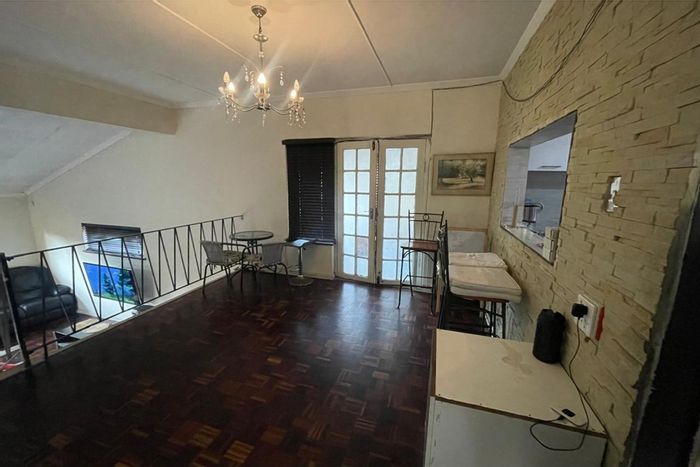 Carrington Heights House For Sale: 3 bedrooms, granny flat, pool, spacious yard.