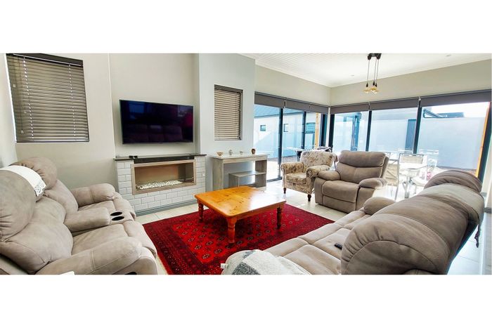 House For Sale in Blue Mountain Village: 3 Bedrooms, open-plan living, outdoor braai.