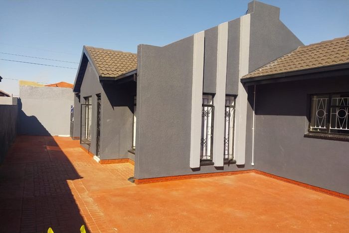 3-Bedroom House For Sale in Protea North with secure parking and family-friendly layout.