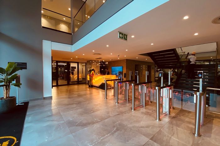 For Sale: 1-Bedroom Apartment in Stellenbosch Central with Pool and Garden Views.
