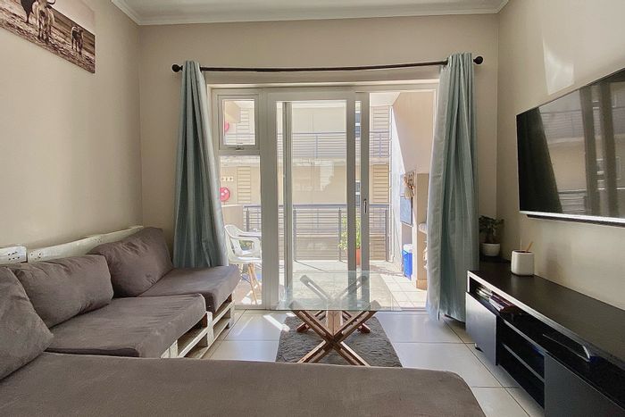 1-Bedroom Apartment To Rent in Northgate with Pool, Security, and Prepaid Electricity.