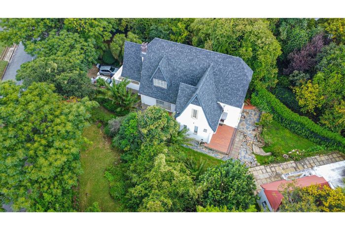 Craighall Park House For Sale: 3 beds, guest cottage, expansive garden, versatile spaces.