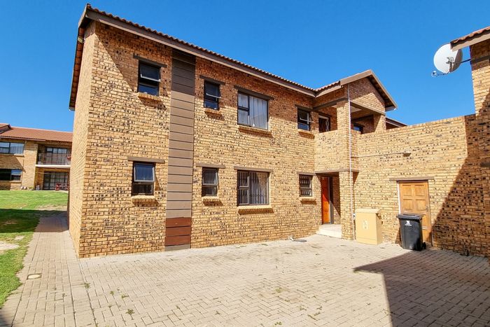 Witfield Apartment For Sale: 3 beds, 2 baths, secure complex, near amenities.