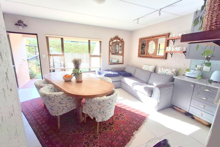For Sale: Townhouse in Bruma with garden, pool, and pet-friendly amenities.