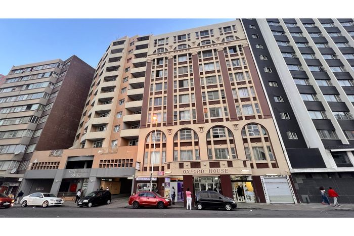 South Beach Apartment For Sale: 0.5-bedroom, lift access, near amenities and beaches.