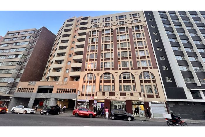 South Beach Apartment For Sale: 0.5-bedroom, lift access, near amenities and beaches.