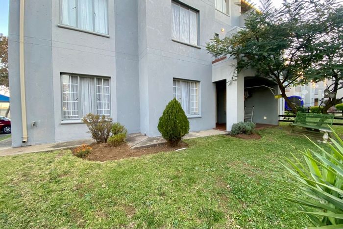 Clearwater Estate Apartment For Sale: 3 Bedrooms, Pool, Clubhouse, Secure Access.
