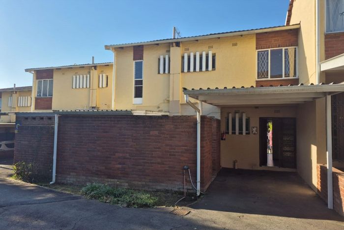 Pelham Townhouse For Sale: 3 bedrooms, en-suite, carport, near top schools.
