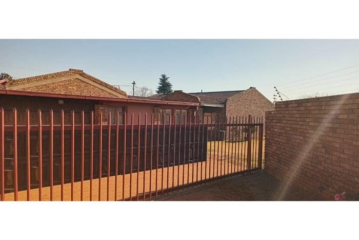 2 Bedroom Apartment To Rent in Kriel Central, includes utilities and WiFi.