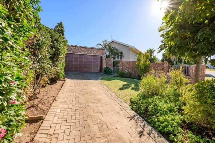 For Sale: House in Westering with 3 beds, 2 baths, and rental potential.