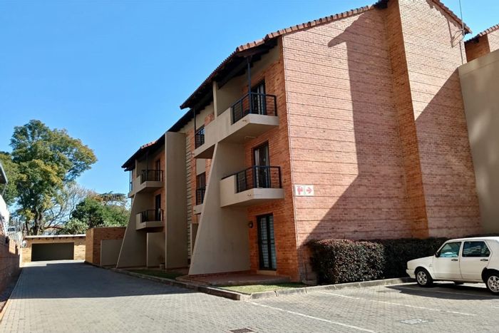 For Sale: Studio apartment in Hatfield with rental income potential and garage.