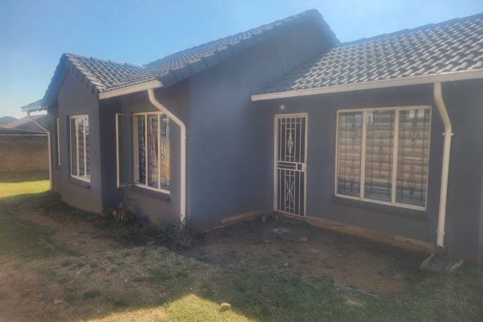 3-Bedroom House For Sale in Meredale with spacious yard and convenient access.