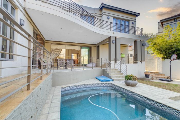 Kyalami House To Rent: 4 beds, pool, secure estate, close to amenities.