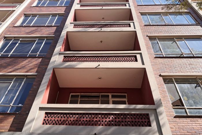 Berea Retail For Sale: 39-bedroom apartments, shops, borehole, prepaid utilities.