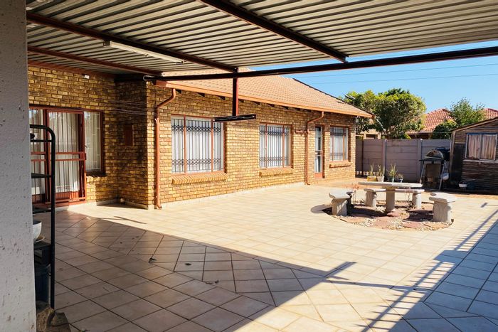 For Sale: House in The Orchards with 3 beds, 2 baths, and 6 parking spaces.