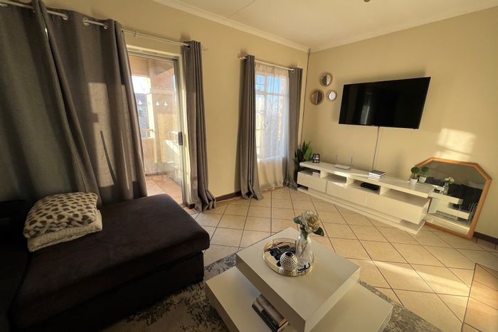 For Sale: Apartment in Monavoni with balcony, prepaid electricity, and fibre internet.