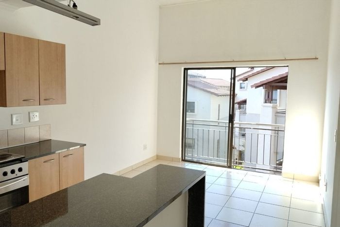 1-Bedroom Apartment to Rent in Sunninghill with Pool, Clubhouse, and Security.