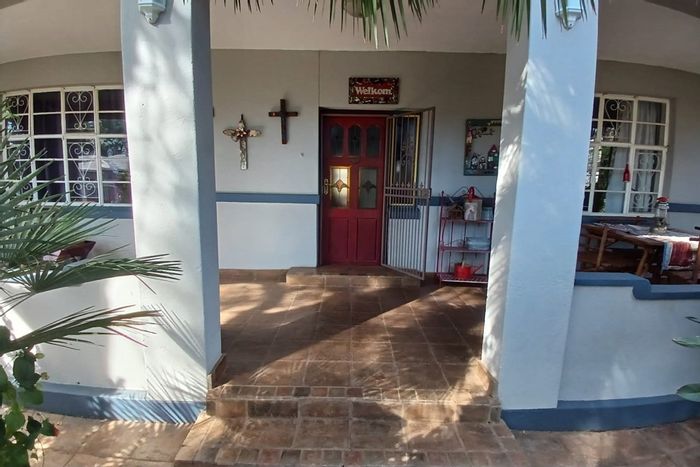 For Sale: Spacious House in Herlear with pool, flatlet, and secure entrance.