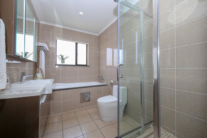 To Rent: 2-Bedroom Apartment in Blue Hills with Pool, Garage, and Pet-Friendly Policy.