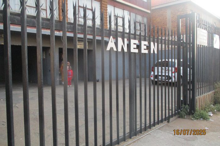 1-Bedroom Apartment For Sale in Kempton Park Central with Parking and Convenient Amenities.