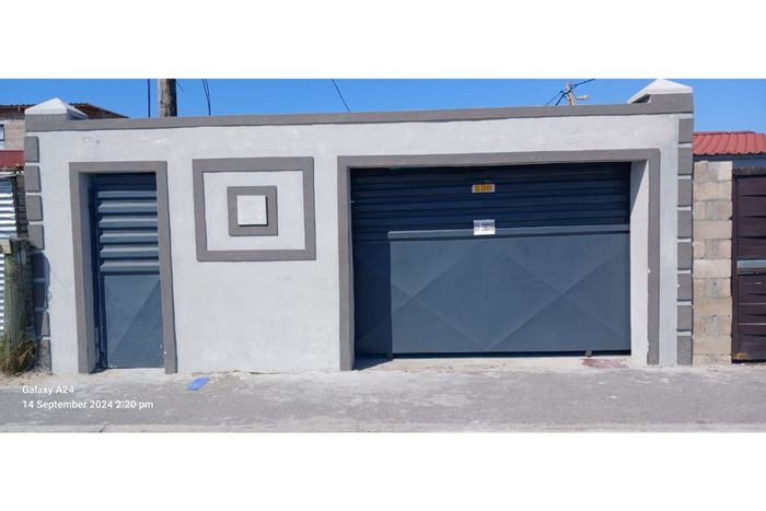 For Sale: House in Delft Central with 2 bedrooms, secure parking, and open layout.