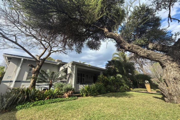 Herlear House For Sale: 4 bedrooms, pool, flatlet, and entertainment area.