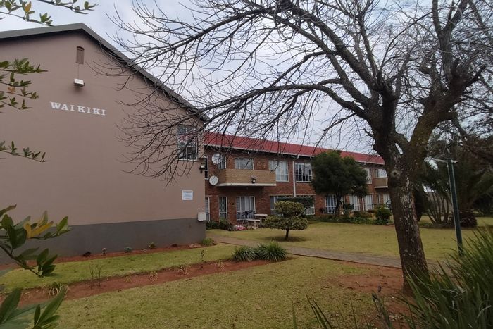 For Sale: Horizon View Apartment with 2 bedrooms, balcony, garage, and security access.