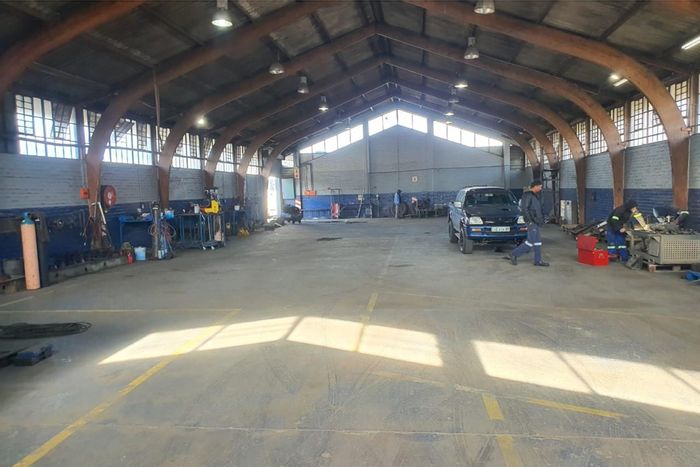 Industrial warehouse to rent in Deal Party with secure access and ample yard space.