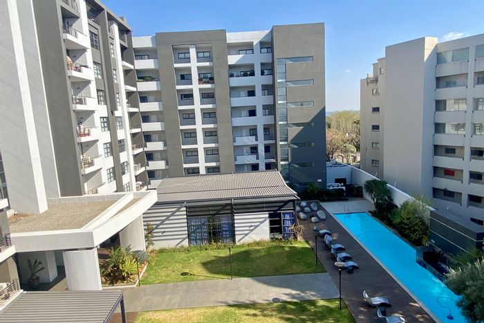 Morningside Apartment To Rent: 2 beds, gym, pool, secure parking, ready now!