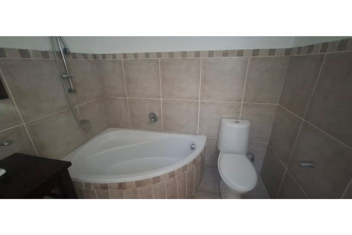 Blairgowrie House To Rent: 4 Bedrooms, 2 Bathrooms, Parking, Close to Amenities.