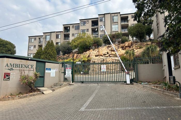 Wilro Park Apartment For Sale: 2 Bedrooms, private balcony, 24/7 security.